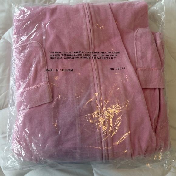 New Women’s Appleseed's Soft Pink Velour Smocked Front Zip Robe Size L - Picture 3 of 5